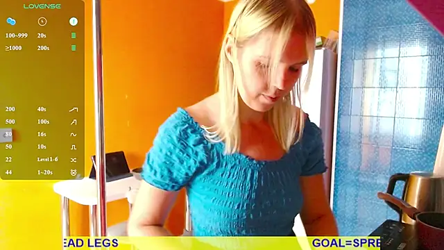 Snapshot of Ultra_Meow chatting on July 8, 2026, 10:53 am Ultra Meow online show from July 8, 2026, 10:53 am