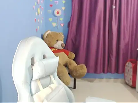 BOREAL MOON online show from February 15, 2025, 9:59 pm