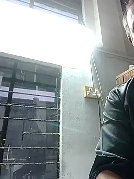 Snapshot of tz143143 chatting on January 10, 2026, 12:40 pm tz143143 online show from January 10, 2026, 12:40 pm