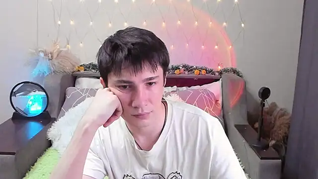 Yumi steve online show from October 26, 2025, 6:03 pm