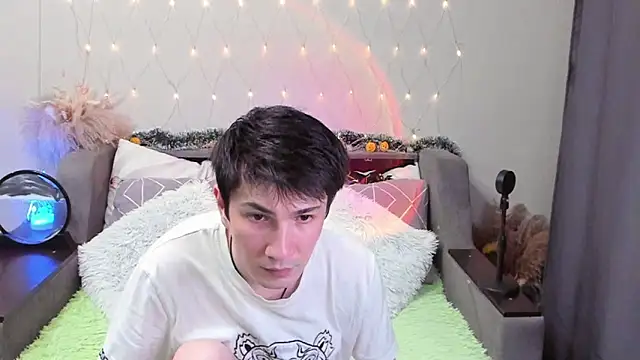 Yumi steve online show from November 4, 2025, 5:23 pm