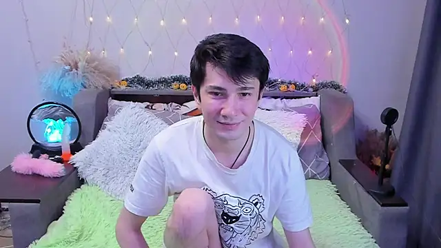 Yumi steve online show from December 17, 2025, 4:35 pm