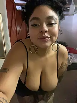 PrincessLauren420 online show from February 19, 2025, 6:32 pm