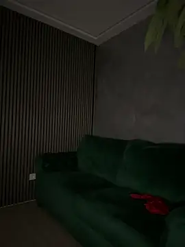 RockQueen A online show from March 11, 2025, 8:20 am