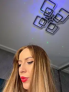 RockQueen A online show from May 19, 2026, 4:30 am