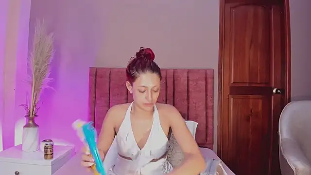 JupiteFox online show from December 15, 2025, 9:30 pm