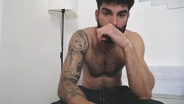 Snapshot of Verycutex chatting on February 19, 2025, 2:55 pm Verycutex online show from February 19, 2025, 2:55 pm