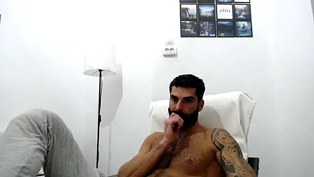 Snapshot of Verycutex chatting on October 4, 2025, 7:23 pm Verycutex online show from October 4, 2025, 7:23 pm