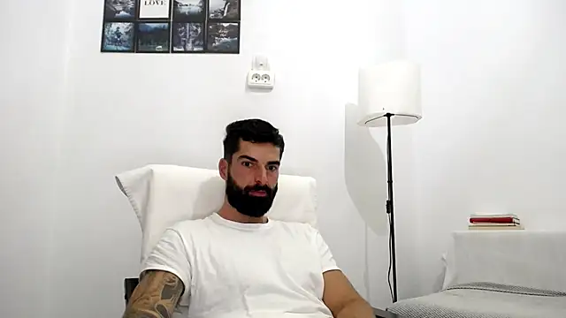 Snapshot of Verycutex chatting on October 17, 2025, 5:32 am Verycutex online show from October 17, 2025, 5:32 am