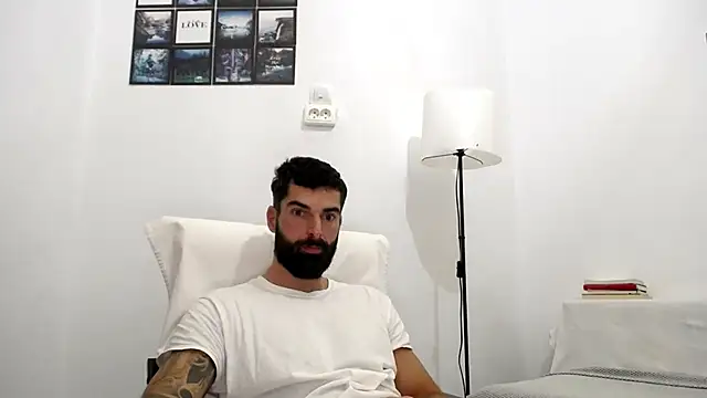 Snapshot of Verycutex chatting on October 21, 2025, 5:30 am Verycutex online show from October 21, 2025, 5:30 am