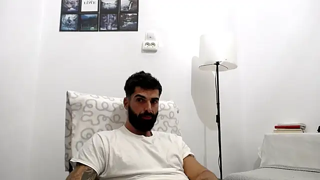 Snapshot of Verycutex chatting on October 30, 2025, 7:03 pm Verycutex online show from October 30, 2025, 7:03 pm