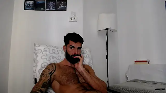 Snapshot of Verycutex chatting on October 31, 2025, 8:48 am Verycutex online show from October 31, 2025, 8:48 am