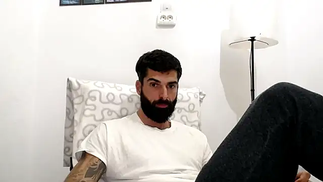 Snapshot of Verycutex chatting on November 12, 2025, 5:57 pm Verycutex online show from November 12, 2025, 5:57 pm