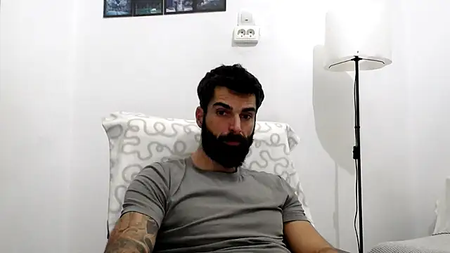 Snapshot of Verycutex chatting on November 20, 2025, 8:19 pm Verycutex online show from November 20, 2025, 8:19 pm