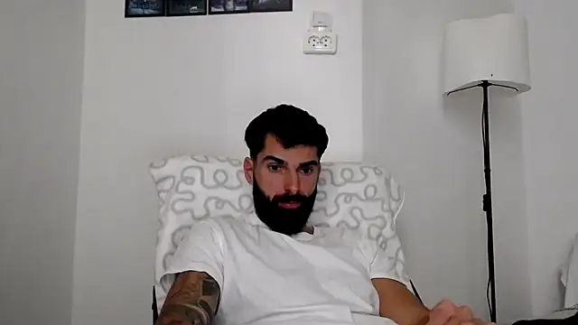 Snapshot of Verycutex chatting on November 25, 2025, 8:25 am Verycutex online show from November 25, 2025, 8:25 am