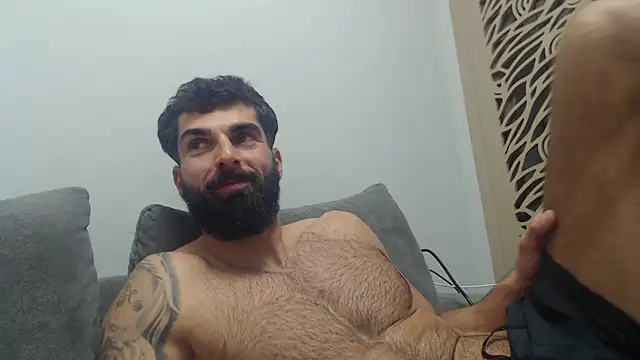 Snapshot of Verycutex chatting on December 2, 2025, 8:26 pm Verycutex online show from December 2, 2025, 8:26 pm