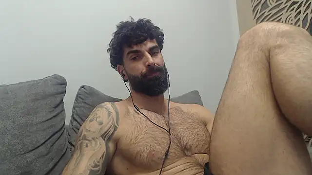 Verycutex online show from February 13, 2026, 8:27 pm