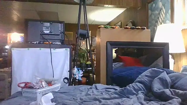 Makowboy online show from September 12, 2025, 7:47 pm