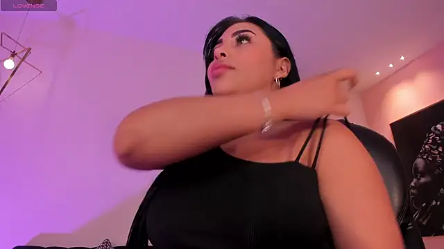 MiaRoberts1 online show from March 5, 2026, 9:11 pm