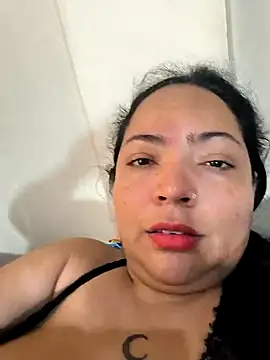 NIKOLE1301 online show from November 5, 2025, 2:39 pm