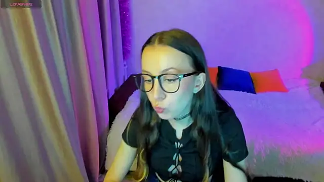 CurlySteph online show from September 26, 2025, 4:11 pm