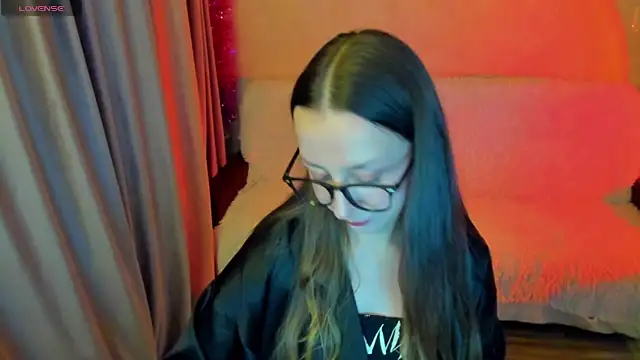 CurlySteph online show from October 15, 2025, 4:29 pm