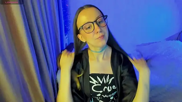 CurlySteph online show from October 31, 2025, 4:30 pm