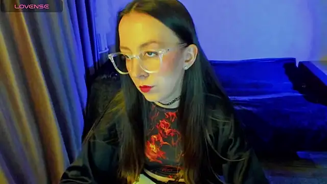 Snapshot of CurlySteph chatting on May 7, 2026, 7:52 pm CurlySteph online show from May 7, 2026, 7:52 pm