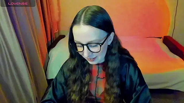 Snapshot of CurlySteph chatting on May 17, 2026, 5:42 pm CurlySteph online show from May 17, 2026, 5:42 pm