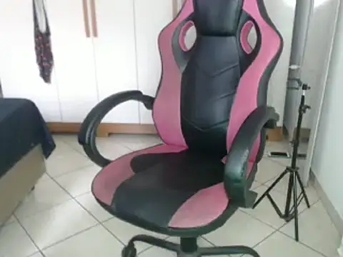 bustycarly online show from January 26, 2025, 1:04 pm