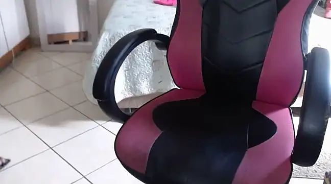 bustycarly online show from February 23, 2025, 5:50 pm