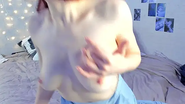 YunaPeace online show from December 12, 2024, 7:52 am