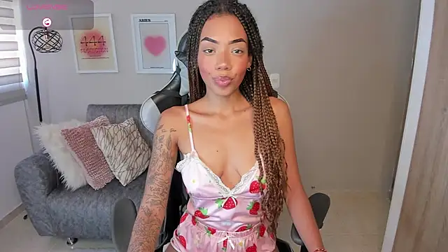 ashley 23  online show from December 19, 2025, 8:05 pm