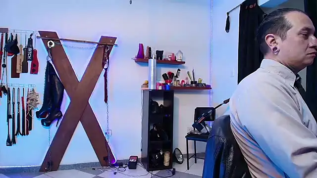 boy n girl online show from January 15, 2025, 10:06 am