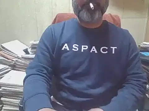 hairymaster95 online show from November 16, 2025, 7:25 am