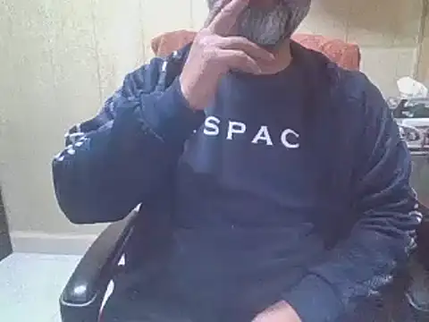 hairymaster95 online show from February 8, 2026, 7:23 am