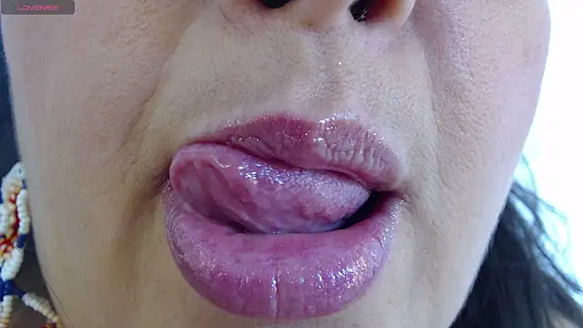 Snapshot of Kerly_Doll chatting on February 5, 2025, 10:01 pm Kerly Doll online show from February 5, 2025, 10:01 pm