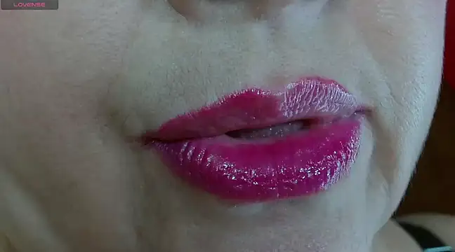 Snapshot of Kerly_Doll chatting on February 15, 2025, 9:48 pm Kerly Doll online show from February 15, 2025, 9:48 pm