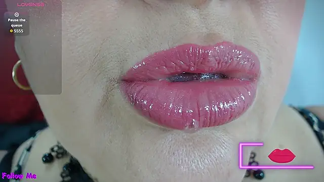 Snapshot of Kerly_Doll chatting on October 3, 2025, 12:13 pm Kerly Doll online show from October 3, 2025, 12:13 pm