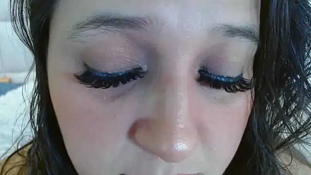 Snapshot of Kerly_Doll chatting on December 3, 2025, 12:47 pm Kerly Doll online show from December 3, 2025, 12:47 pm