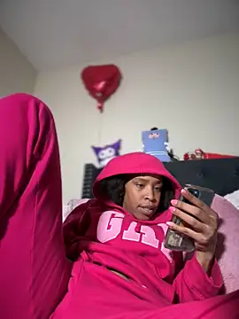 Snapshot of Cum2Charm chatting on March 5, 2025, 5:40 am Cum2Charm online show from March 5, 2025, 5:40 am