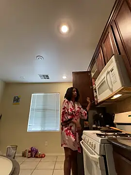 Snapshot of Cum2Charm chatting on March 16, 2025, 7:38 pm Cum2Charm online show from March 16, 2025, 7:38 pm