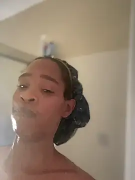 Snapshot of Cum2Charm chatting on October 22, 2025, 1:00 pm Cum2Charm online show from October 22, 2025, 1:00 pm