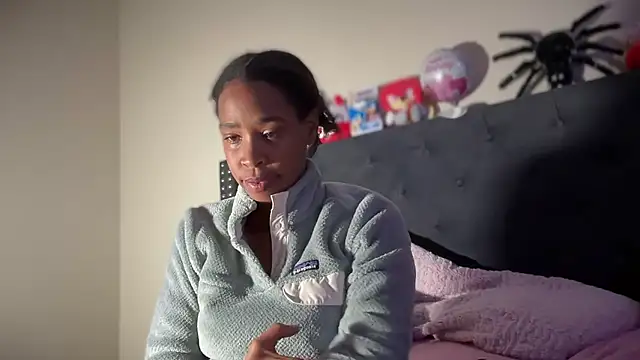 Snapshot of Cum2Charm chatting on January 10, 2026, 2:24 am Cum2Charm online show from January 10, 2026, 2:24 am