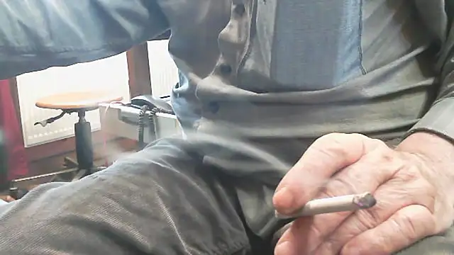 Snapshot of HaraldGermany chatting on April 27, 2026, 5:22 pm HaraldGermany online show from April 27, 2026, 5:22 pm
