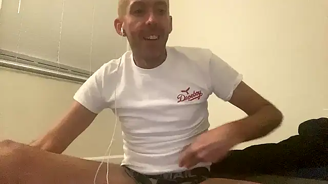 smokenstrokex online show from March 20, 2025, 8:20 am