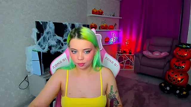 EnergyBunny 1 online show from October 30, 2025, 5:13 pm