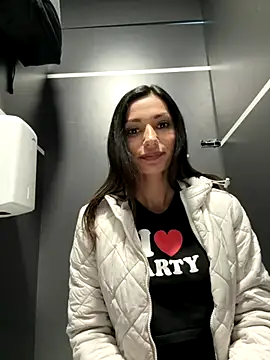  MiaQueen  online show from October 6, 2025, 9:45 pm