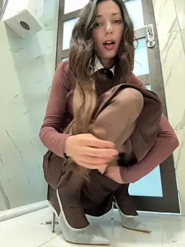  MiaQueen  online show from April 24, 2026, 9:17 pm