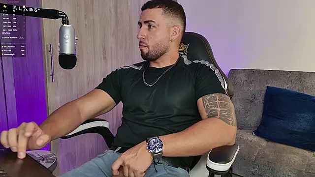 Snapshot of mr_david_cox chatting on February 23, 2025, 3:45 am mr david cox online show from February 23, 2025, 3:45 am